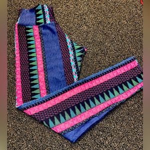 Liquido leggings stripe unique rare find!